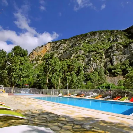Toilé Avec Terrasse Jusqu'à 5 Personnes - Api-1-52-1480 * Axat