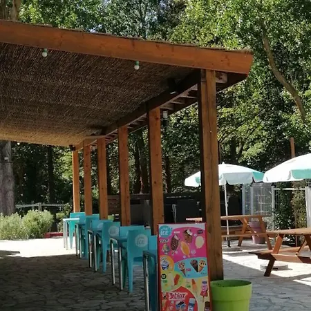 Toile Avec Terrasse Jusqu'a 5 Personnes - Api-1-52-1480 *