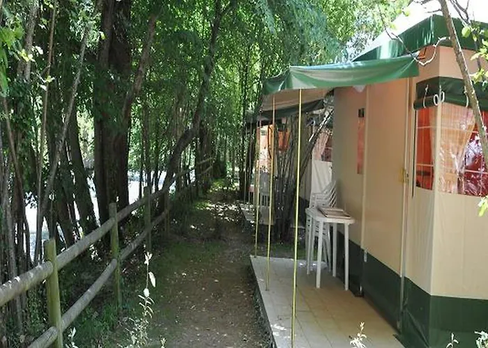 Toilé Avec Terrasse Jusqu'à 5 Personnes - Api-1-52-1480 Campeggio *