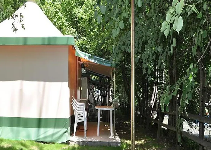 Toilé Avec Terrasse Jusqu'à 5 Personnes - Api-1-52-1480 * Axat
